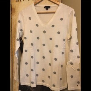 Sweater w/ shimmery silver dot accents - 💥NEW💥